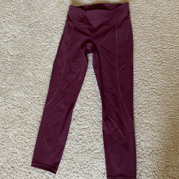 Lululemon extra mile crop *reflective dots* - Picture 2 of 4